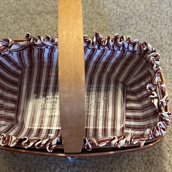 Longaberger Sweetheart Basket - Picture 2 of 11